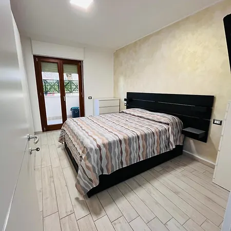 Amy House - Con Giardino Apartment